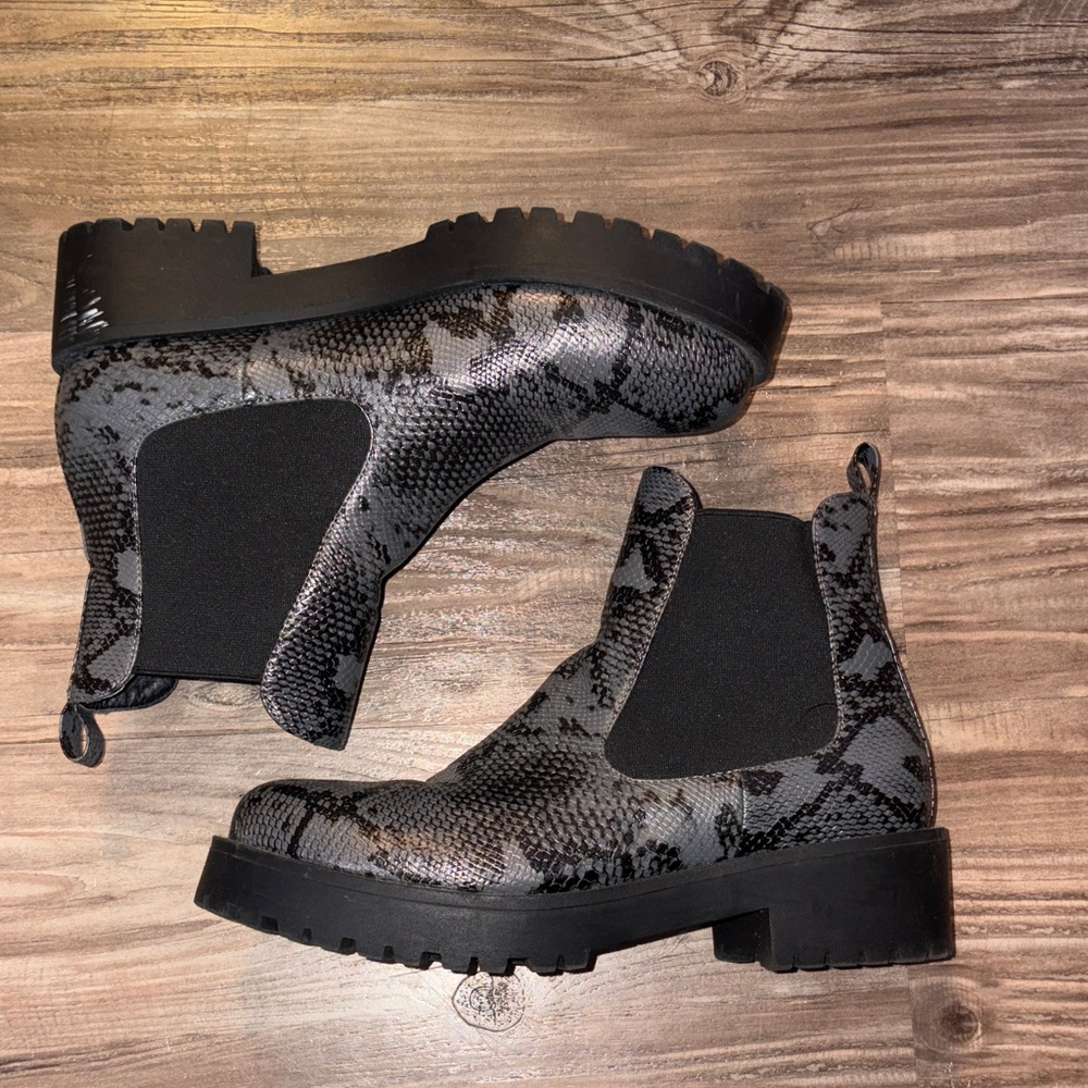 Stylish Snakeskin Ankle Boots